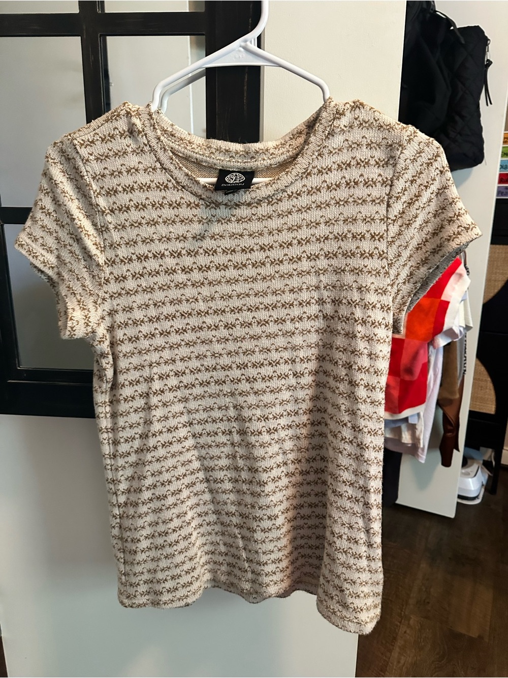 Vintage Vibe Cream & Brown Patterned Tee - Unknown Brand